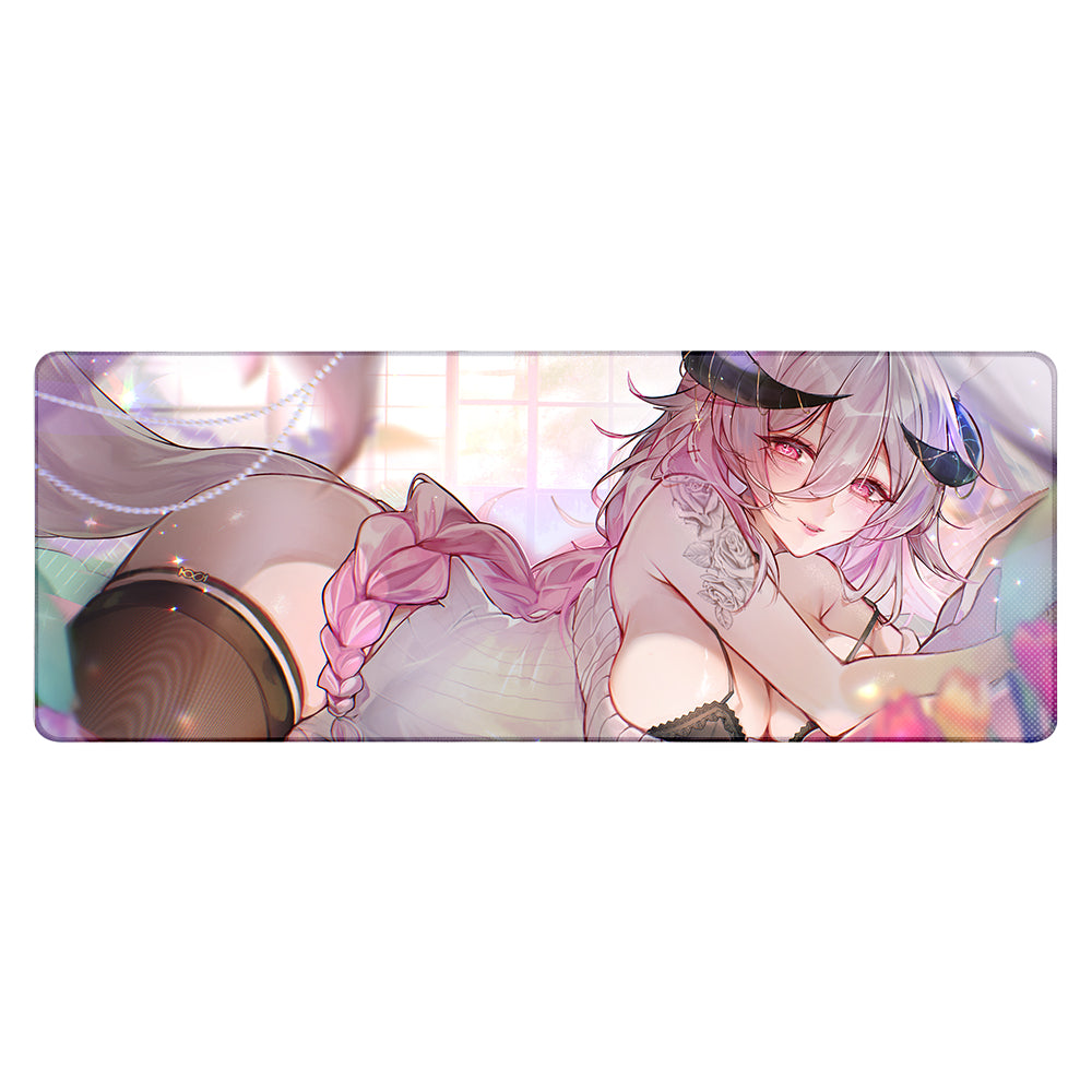 Fraeya Comfy Cuddles XL Mousepad