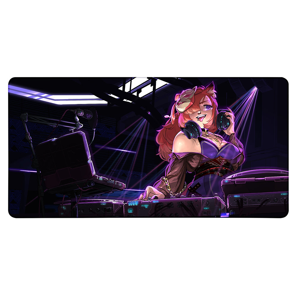 aWildKITsune DJ XXL Mousepad