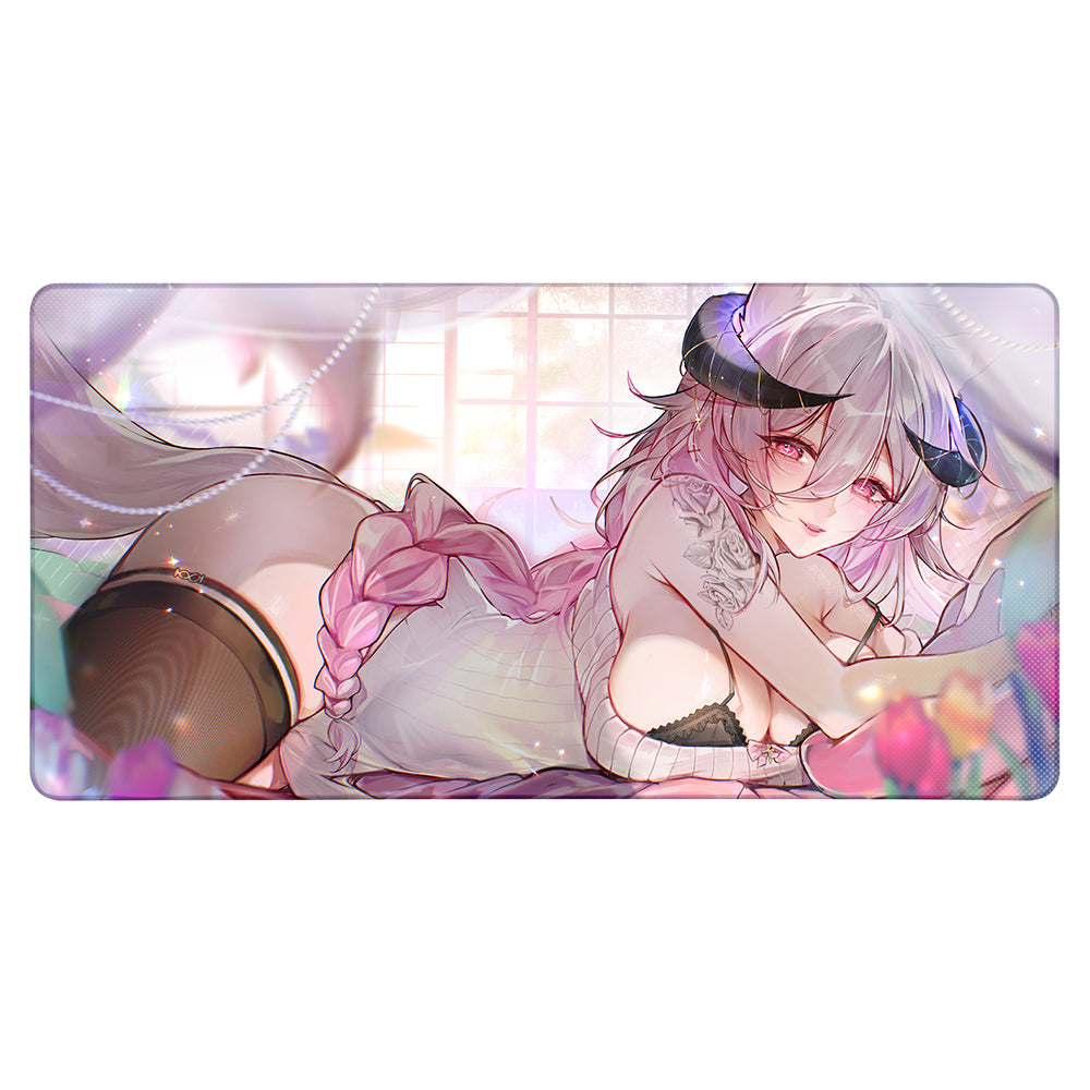 Fraeya Comfy Cuddles XXL Mousepad